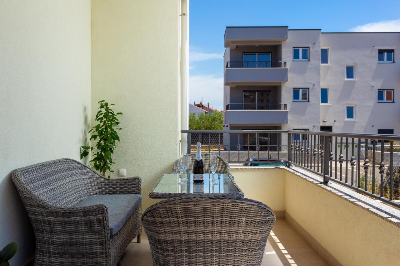 Gajo Deluxe Appartement Trogir Buitenkant foto